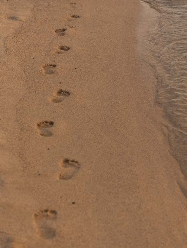 Fußabdrücke im Sand